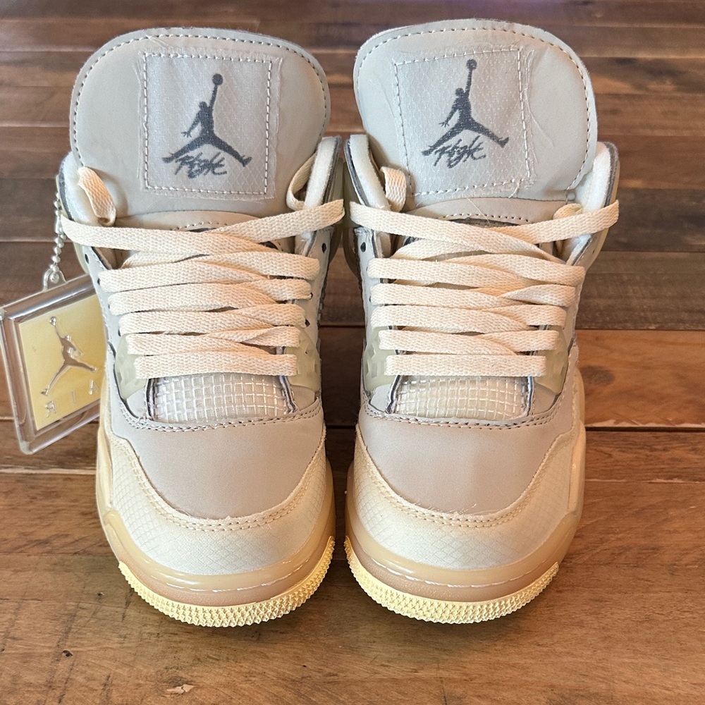 Air Jordan Retro 4 Sneaker Off White Sail